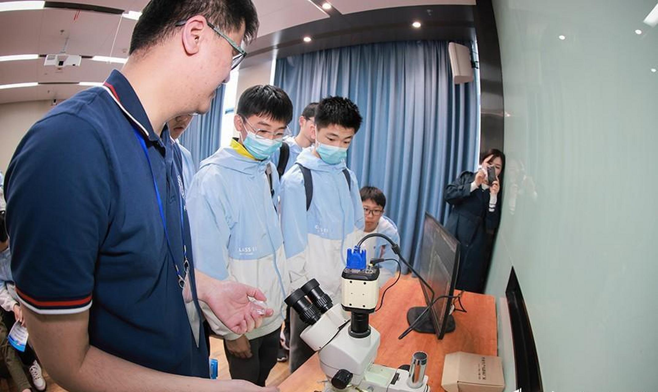 我国新闻客户端现状论文普通网站客户端新闻和WAP新闻